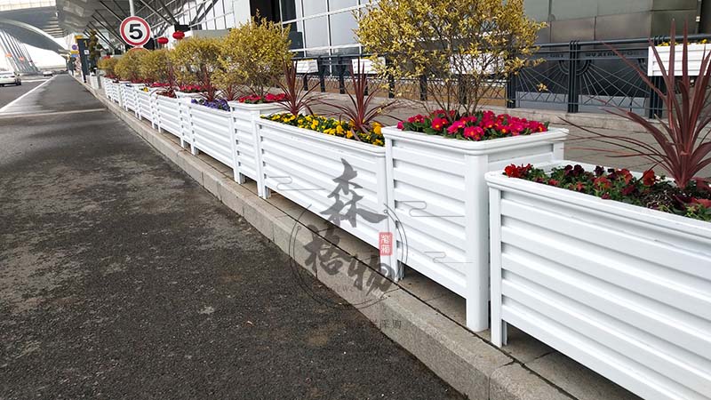 鋁合金機(jī)非隔離道路花箱案例