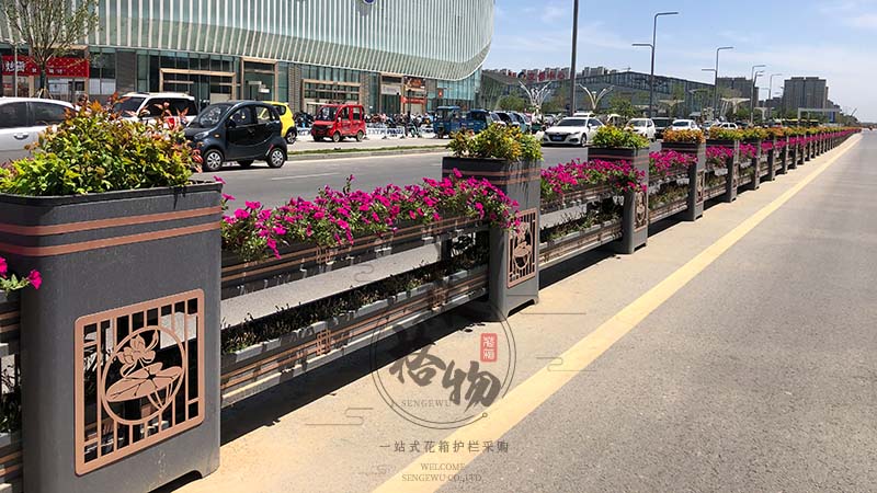 戶外鍍鋅板花箱護(hù)欄案例