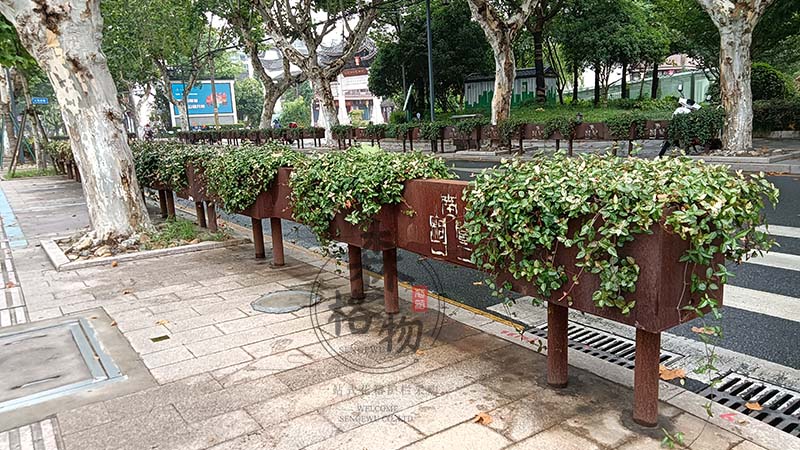 道路耐候鋼花箱護(hù)欄案例