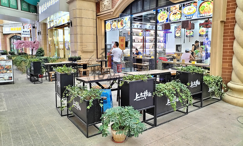 集市商業(yè)街道圍欄隔斷花槽